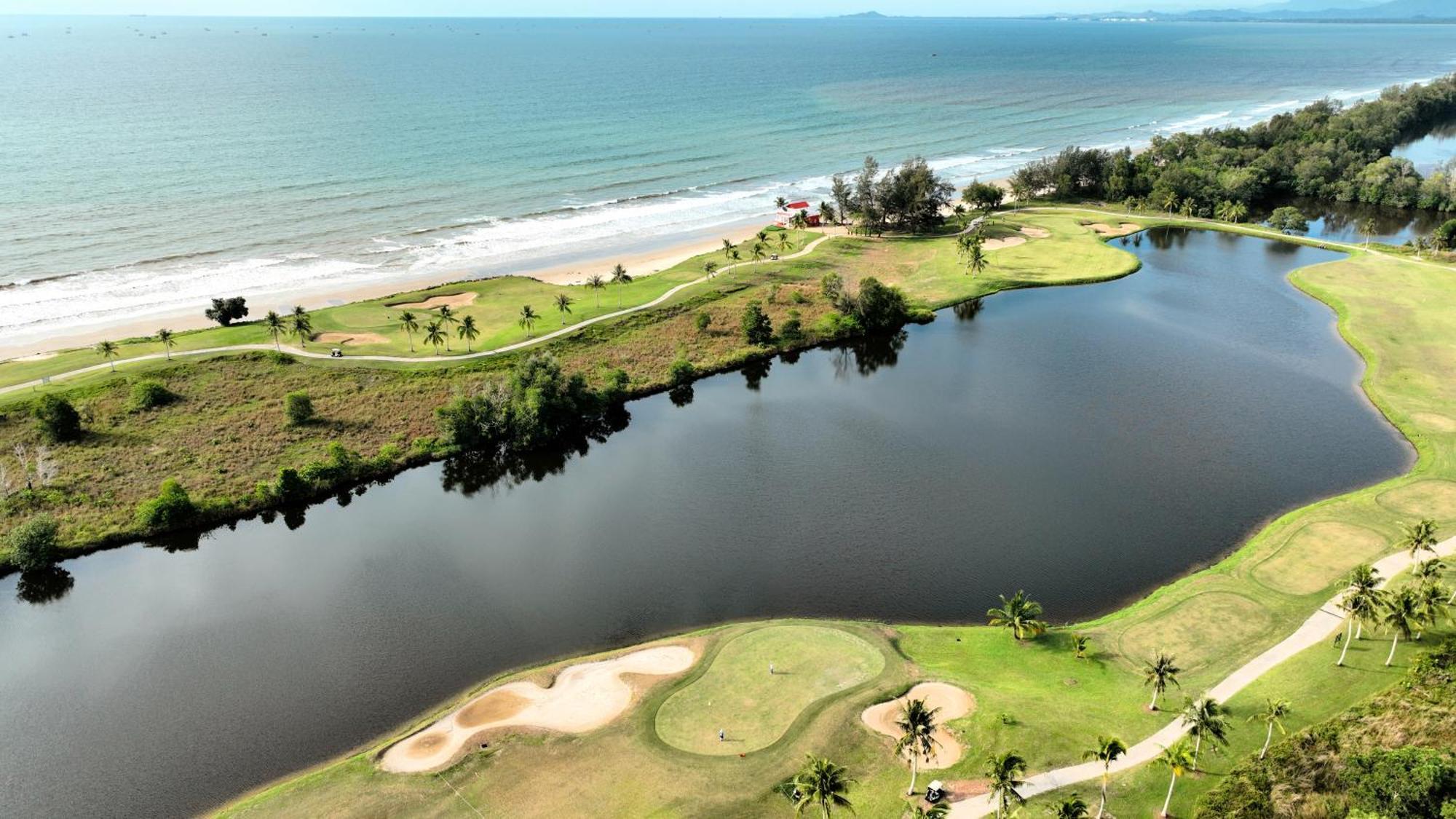Artitaya Borneo Golf & Resort Papar Exterior photo
