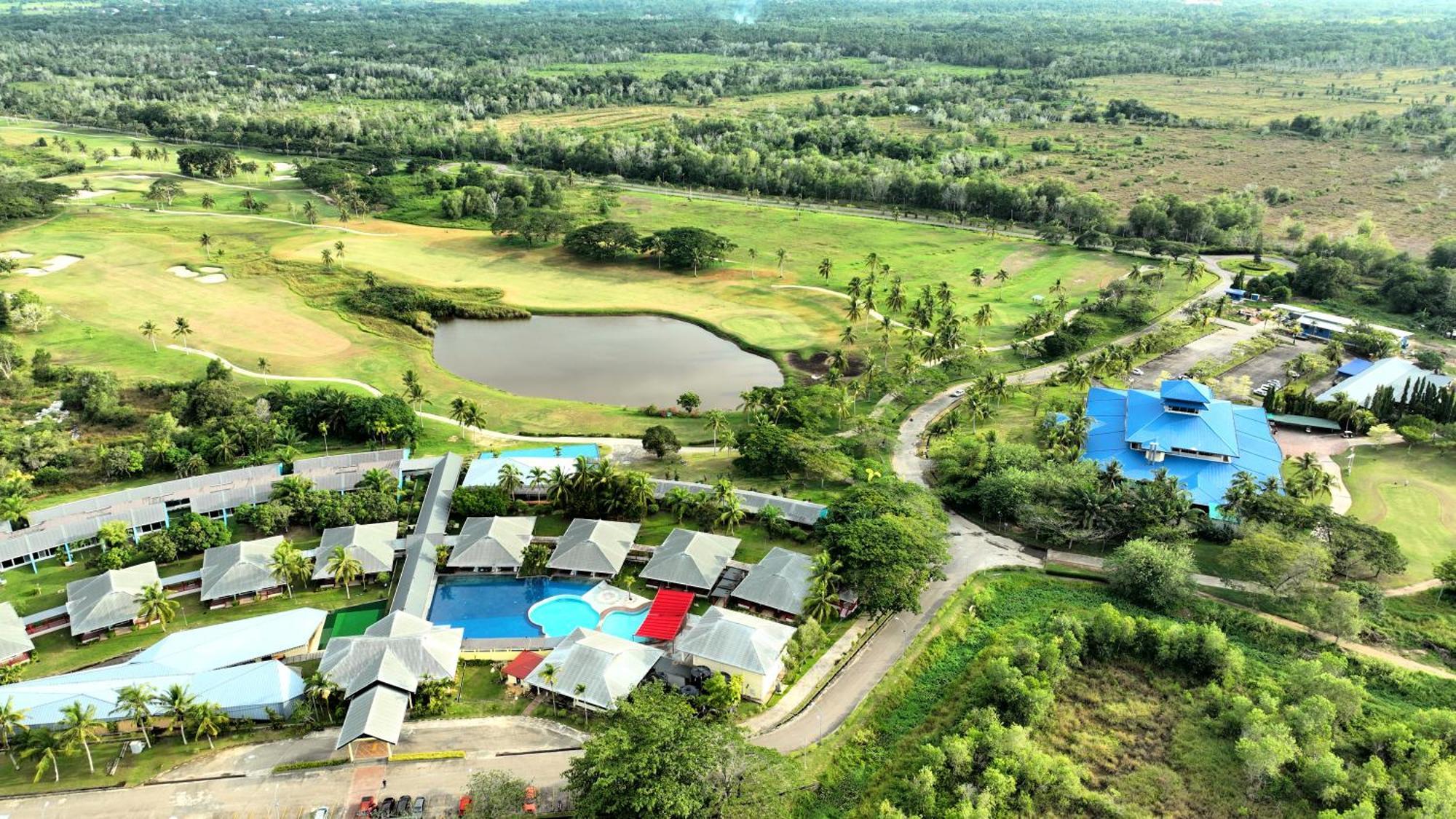 Artitaya Borneo Golf & Resort Papar Exterior photo
