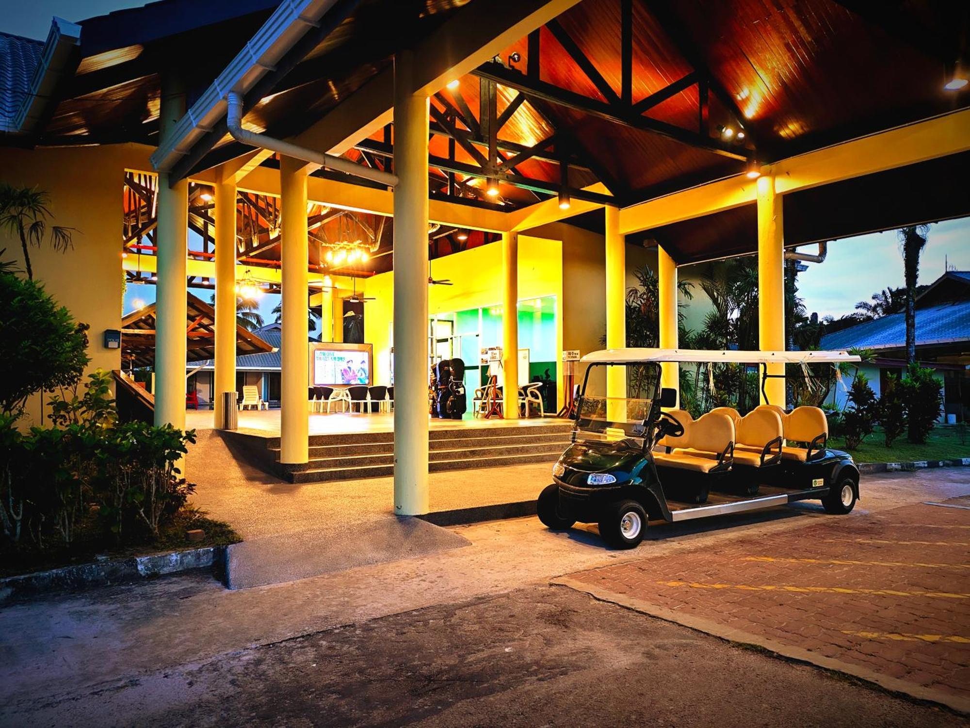 Artitaya Borneo Golf & Resort Papar Exterior photo